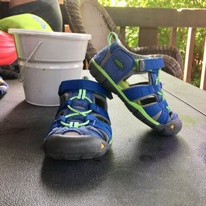 Keen toddler sandals size 7